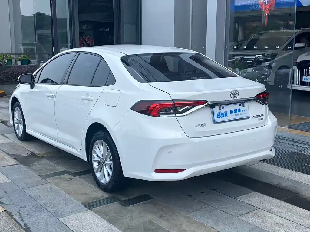Toyota Corolla — миниатюра 13