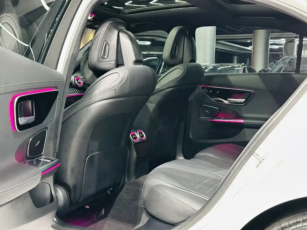 Mercedes-Benz C-Class — миниатюра 5