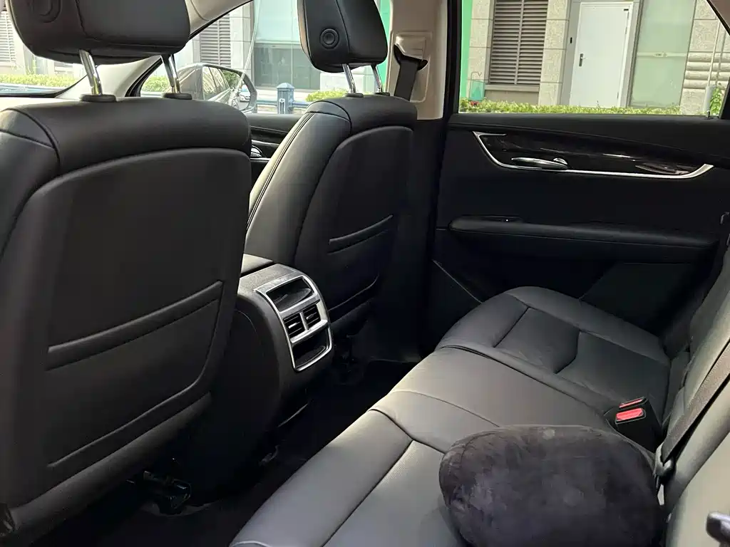 Cadillac XT5 — миниатюра 7