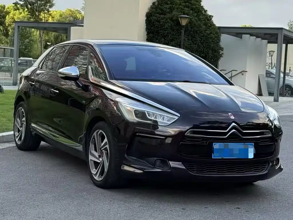 DS 5 2014 1.6T Luxury THP160