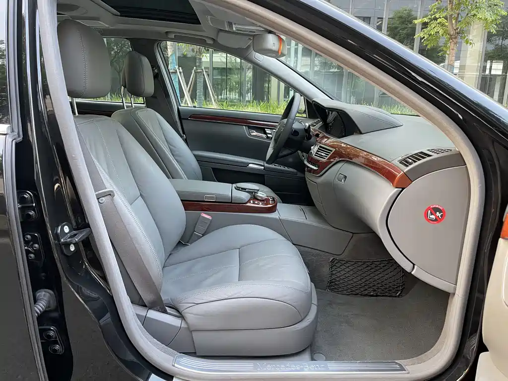 Mercedes-Benz S-Class — миниатюра 6