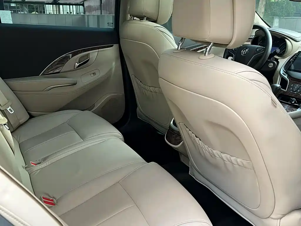 Buick LaCrosse — миниатюра 8
