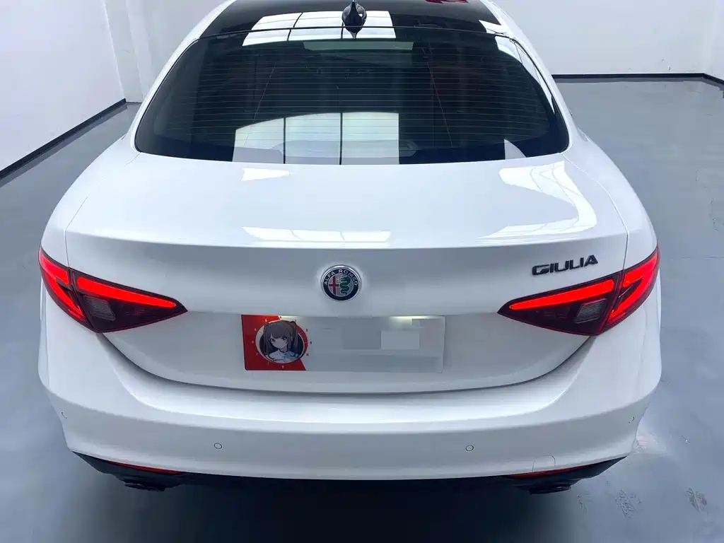 Alfa Romeo Giulia 2020 2.0T 280HP