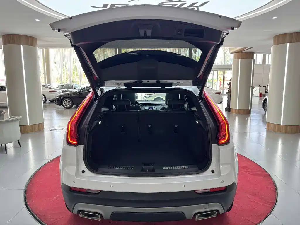 Cadillac XT4 2020 28T Lead