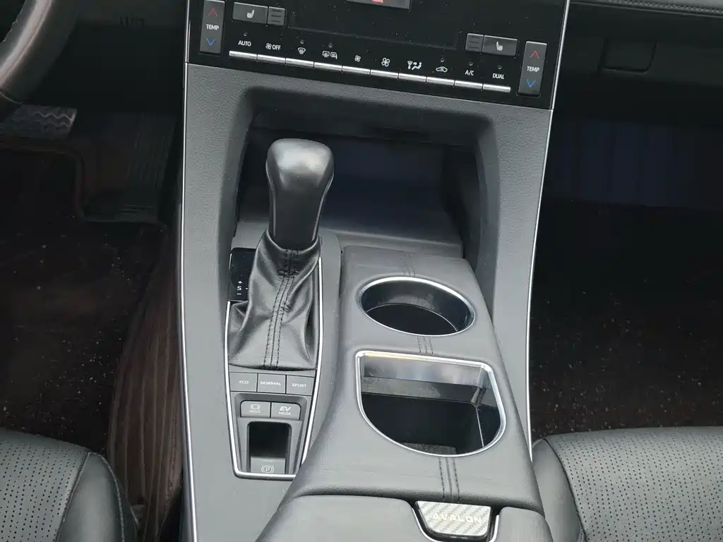 Toyota Avalon — миниатюра 14