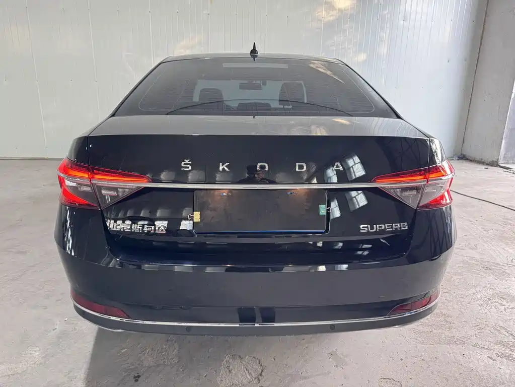Skoda Superb — миниатюра 4