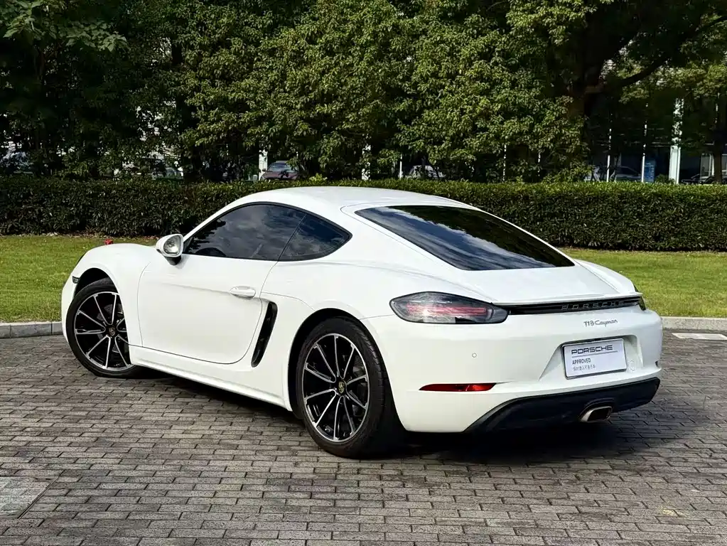 PORSCHE 718