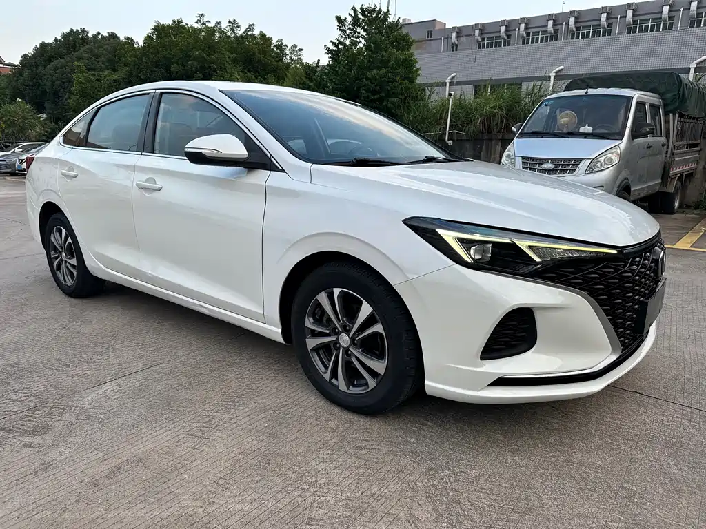 Changan Eado — миниатюра 3
