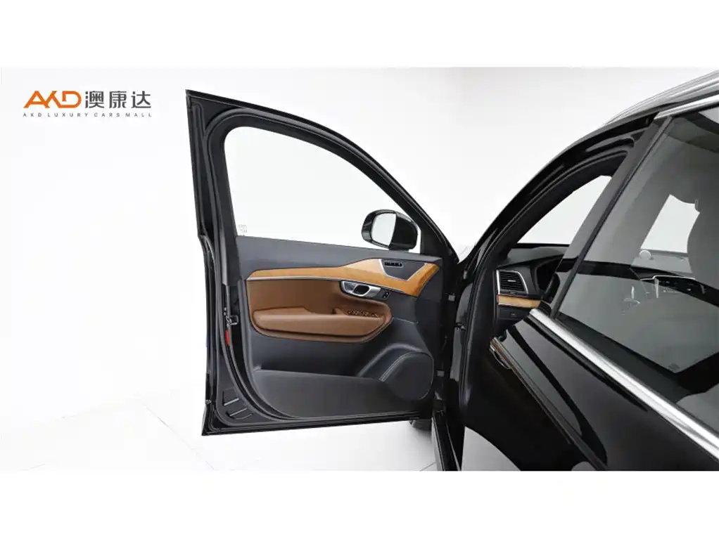 Volvo XC90 2024 B5 Luxury 5 мест