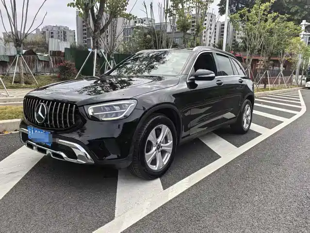 MERCEDES-BENZ GLC