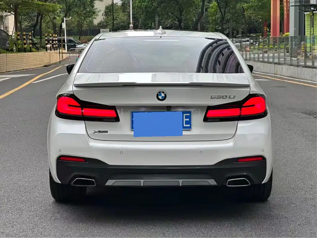 BMW 5 Series — миниатюра 3