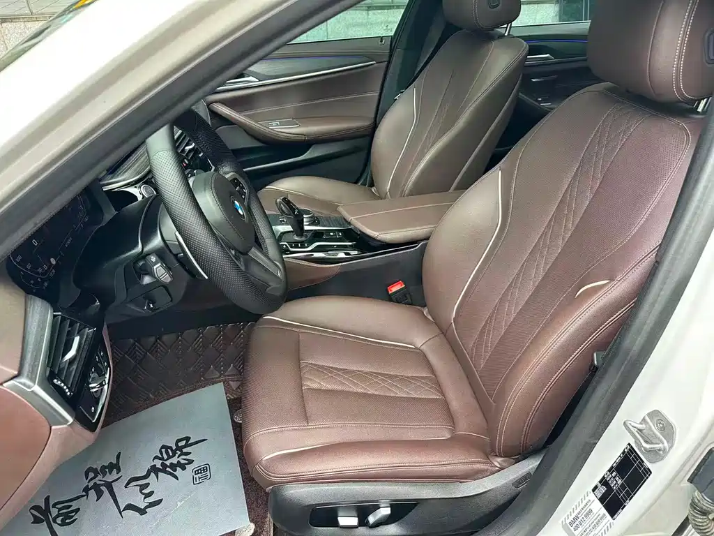 BMW 5 Series — миниатюра 7