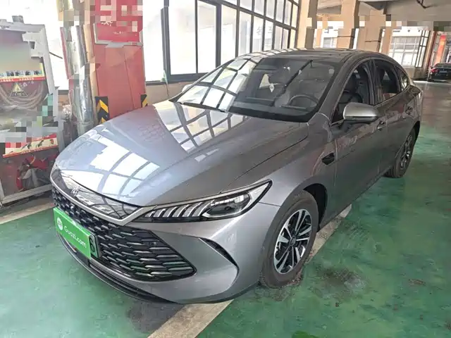 2025 BYD Qin
