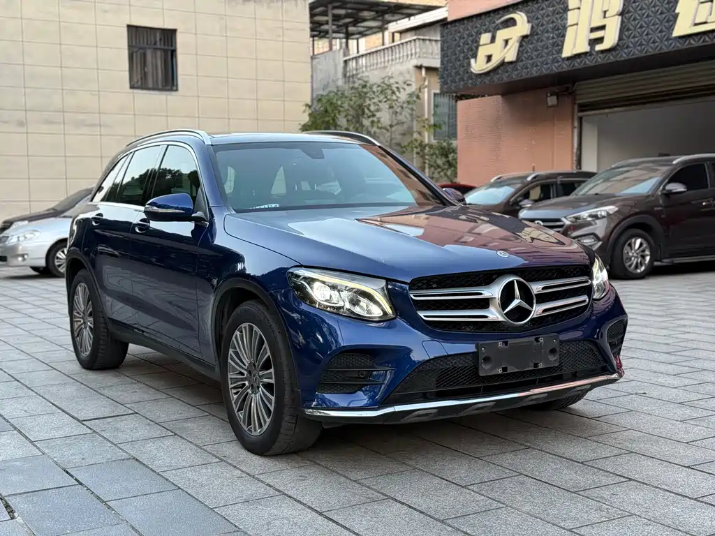 MERCEDES-BENZ GLC