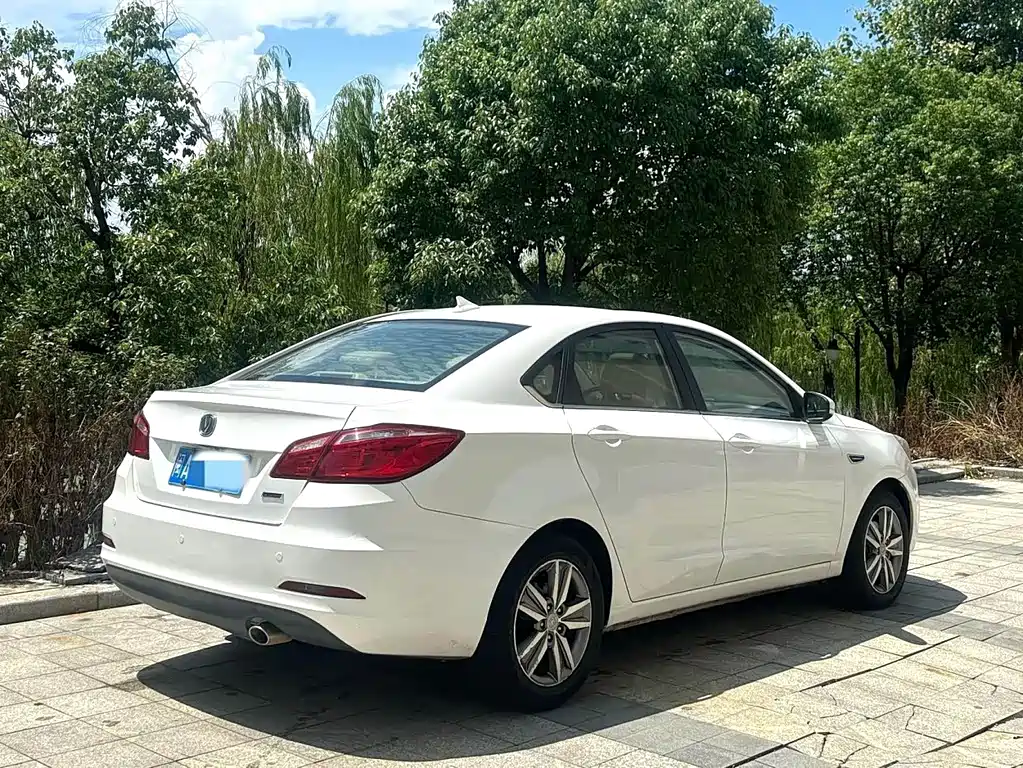 Changan Eado — миниатюра 9