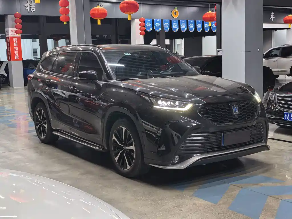 Toyota Crown Kluger — миниатюра 3