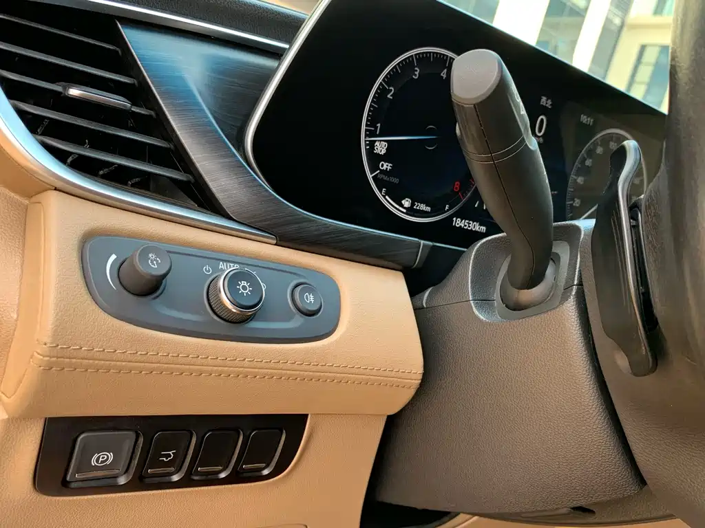 Buick GL8 — миниатюра 23