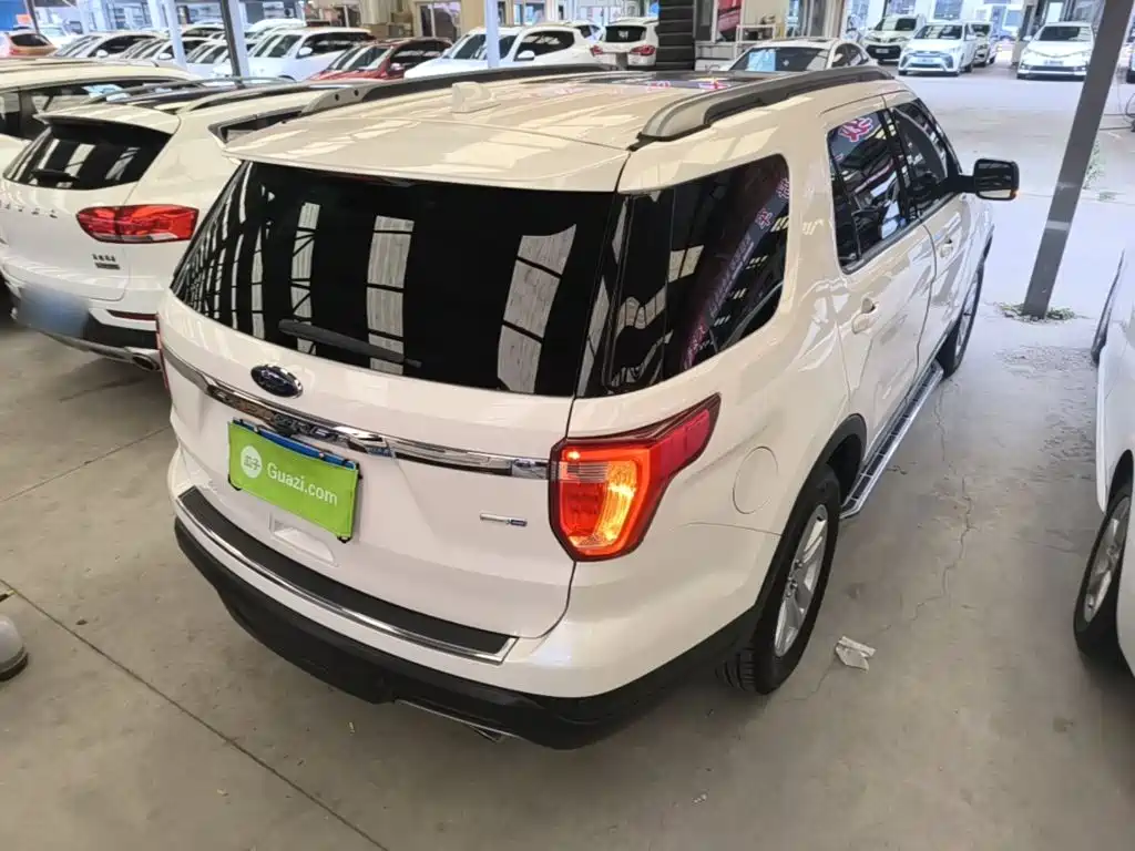 Ford Explorer (Import) — миниатюра 6