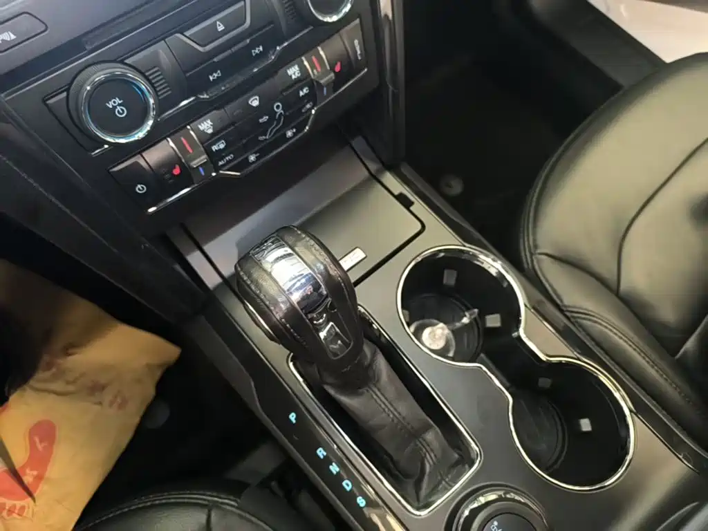 Ford Explorer (Import) — миниатюра 11