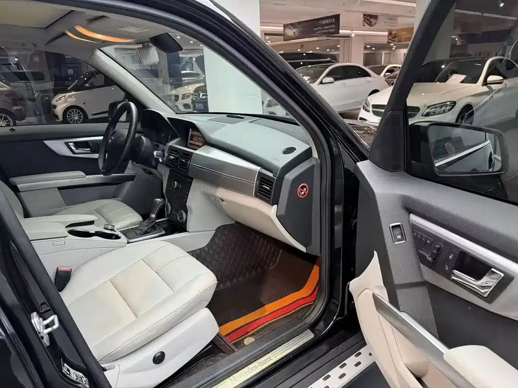 Mercedes-Benz GLK-Class (Import) — миниатюра 11