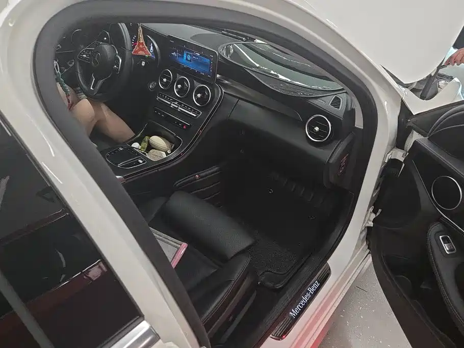 Mercedes-Benz C-Class — миниатюра 8