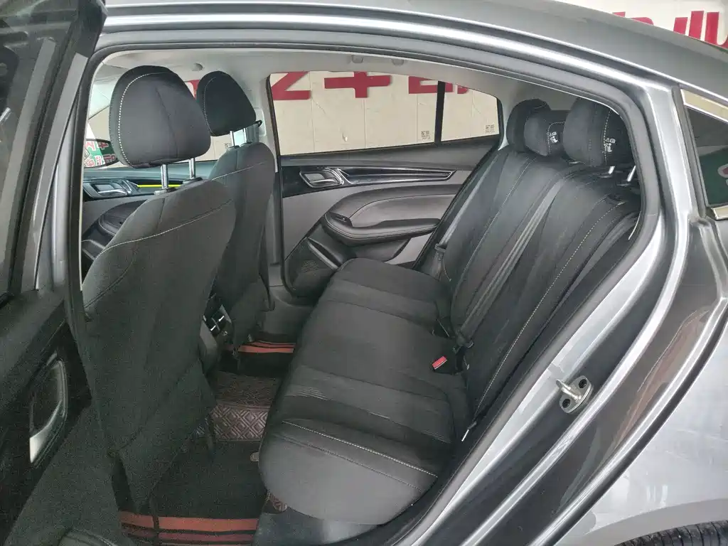 Roewe i5 — миниатюра 5
