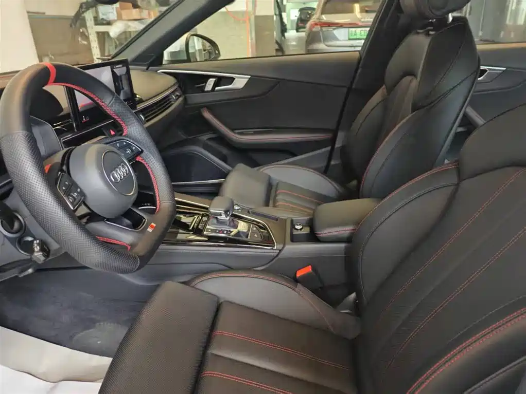 Audi A4L 2025 200 Enjoy 40 TFSI Luxury B&O