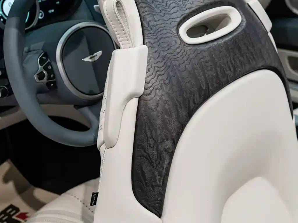 Aston Martin DB11 2023 4.0T V8 Volante
