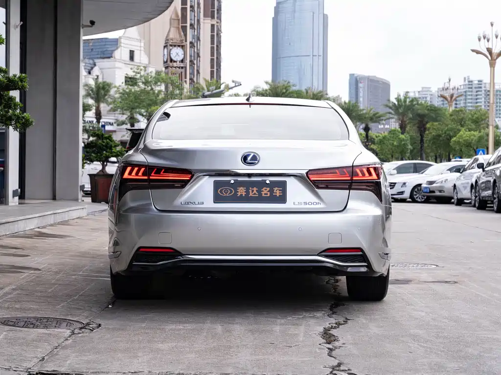 Lexus LS 2021 500h Luxury