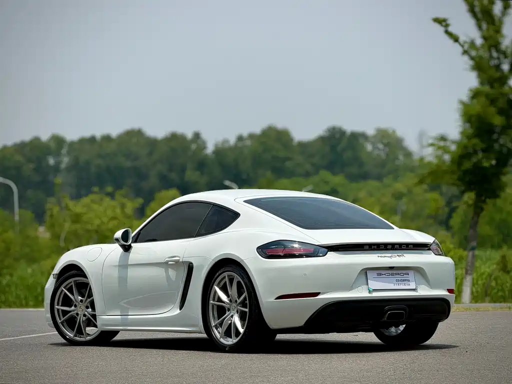 Porsche 718 2018 Cayman 2.0T
