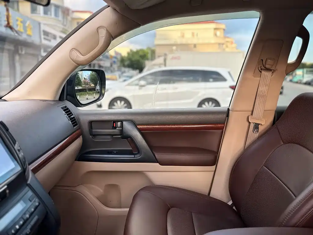 Toyota Land Cruiser — миниатюра 18