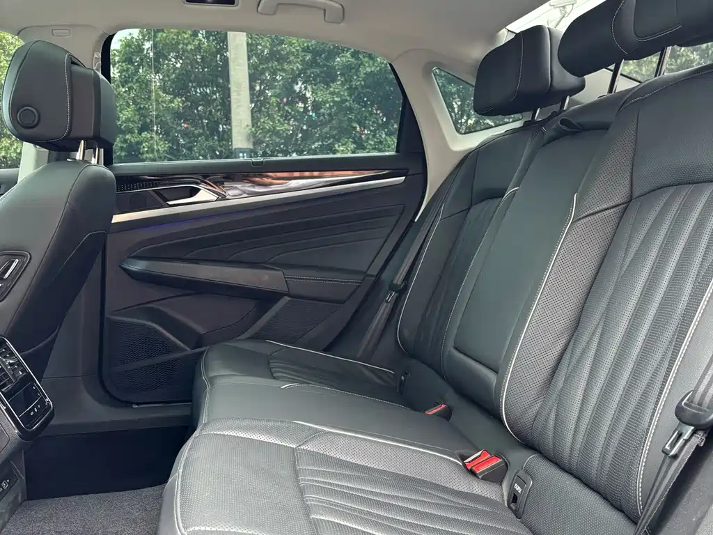 Volkswagen Passat — миниатюра 13