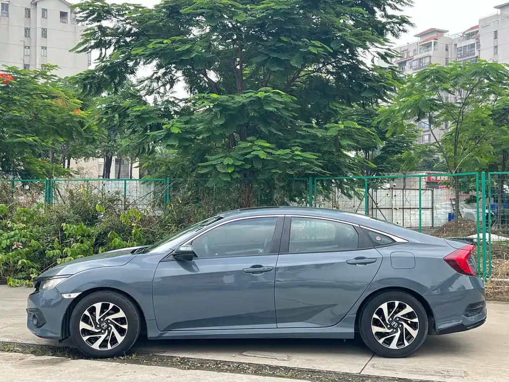 Honda Civic — миниатюра 3