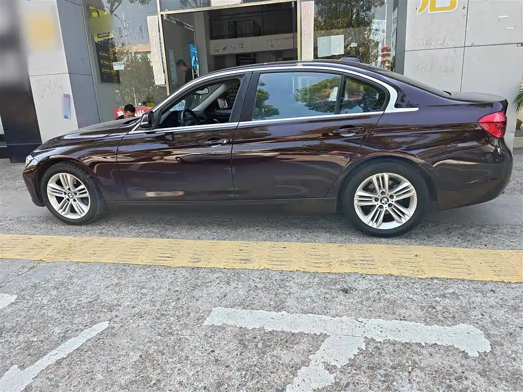 BMW  3 SERIES