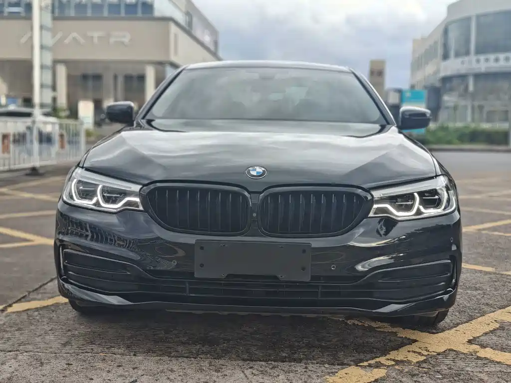 BMW 5 Series — миниатюра 2