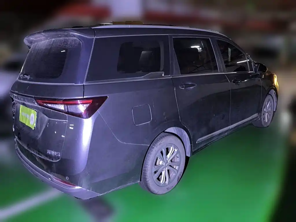 Wuling Jiachen — миниатюра 4