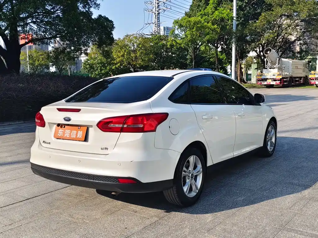 Ford Focus — миниатюра 5