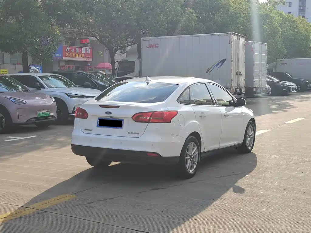 Ford Focus — миниатюра 8