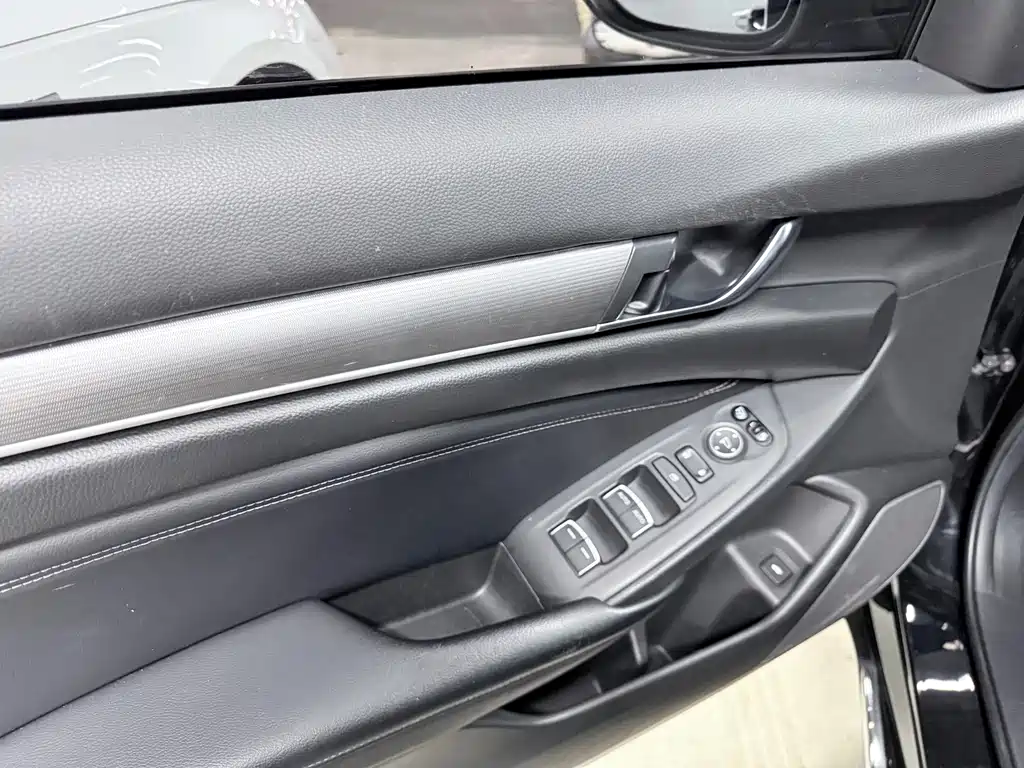 Honda Accord — миниатюра 8
