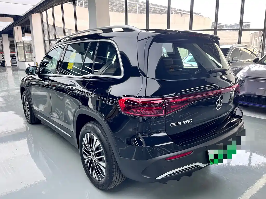 Mercedes-Benz EQB — миниатюра 18