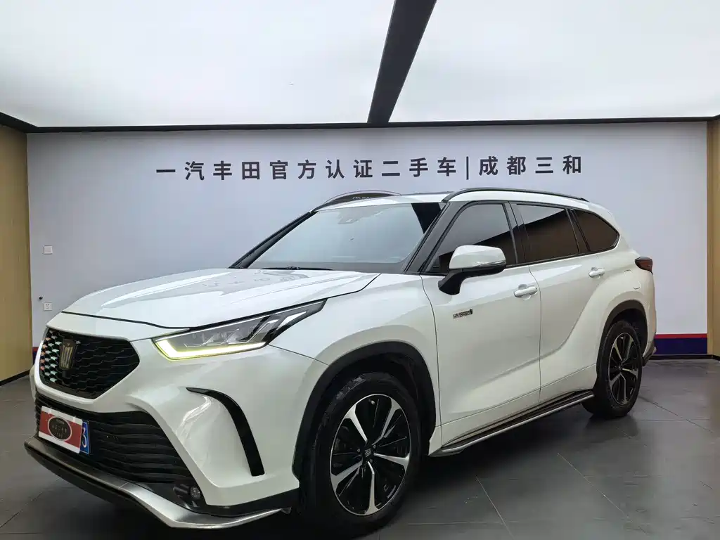 Toyota Crown Kluger 2022