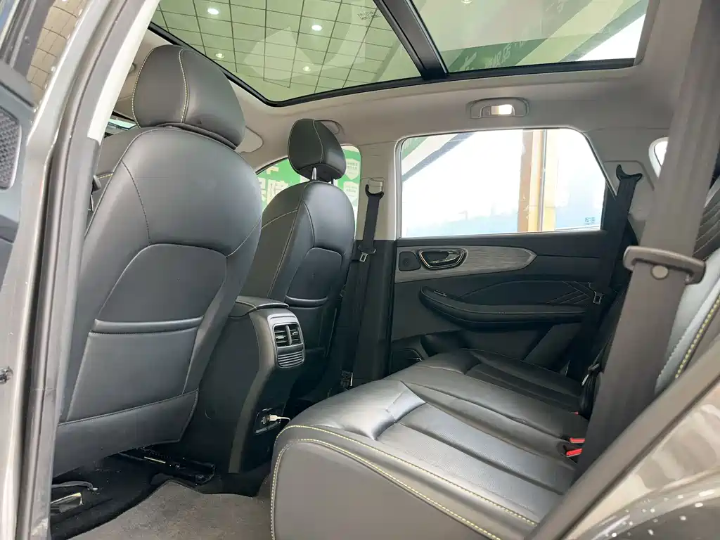 Roewe RX5 — миниатюра 10
