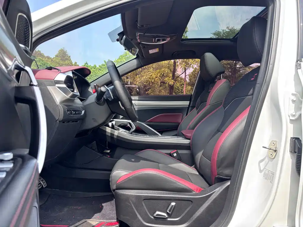 Geely Binyue — миниатюра 13