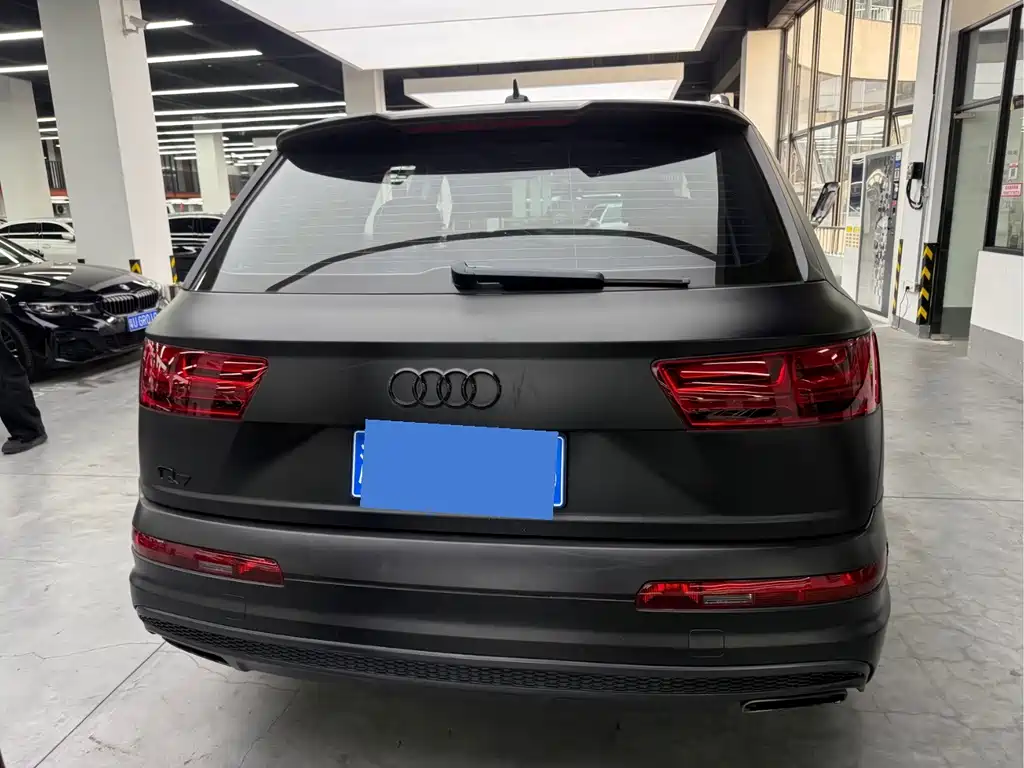 Audi Q7 — миниатюра 11
