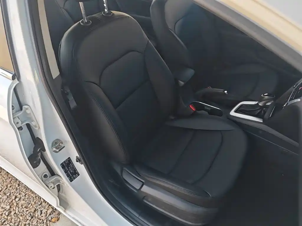 Hyundai Elantra — миниатюра 25