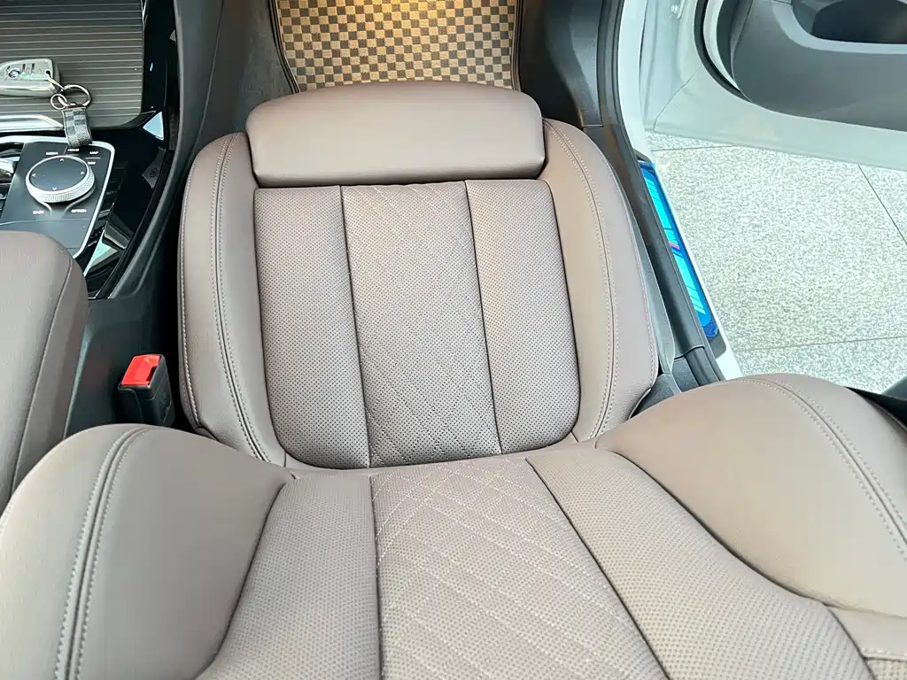 BMW iX3 — миниатюра 14