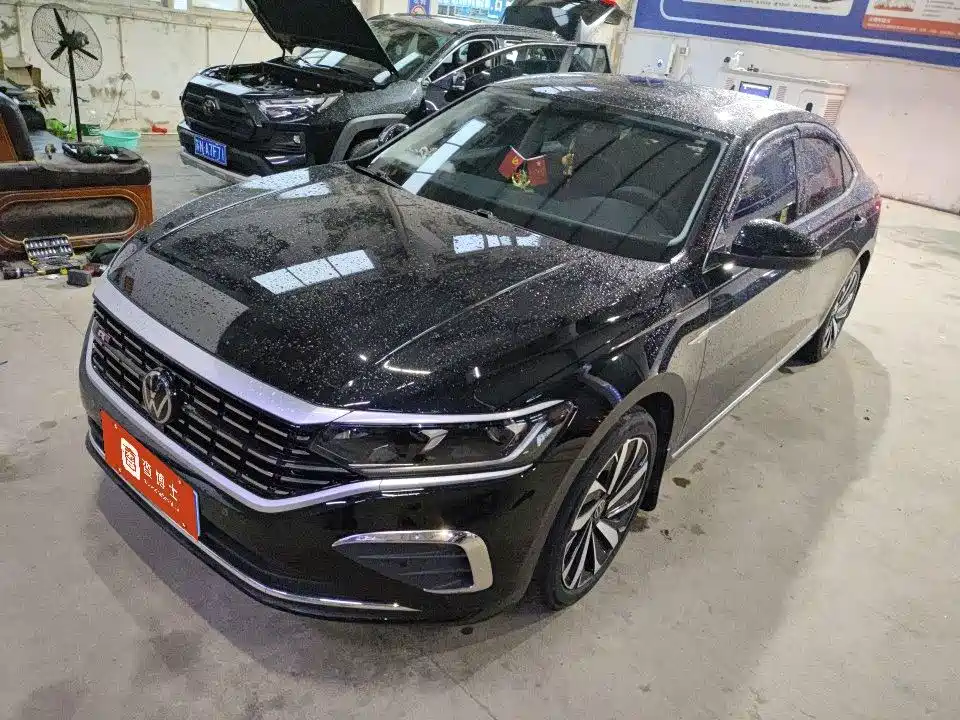 帕萨特 2025款 出众款 380TSI 龙腾版 2024