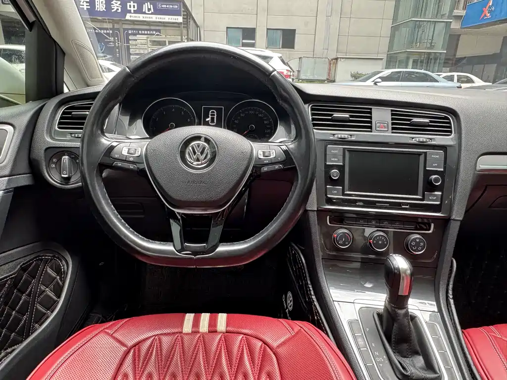 Volkswagen Golf — миниатюра 10