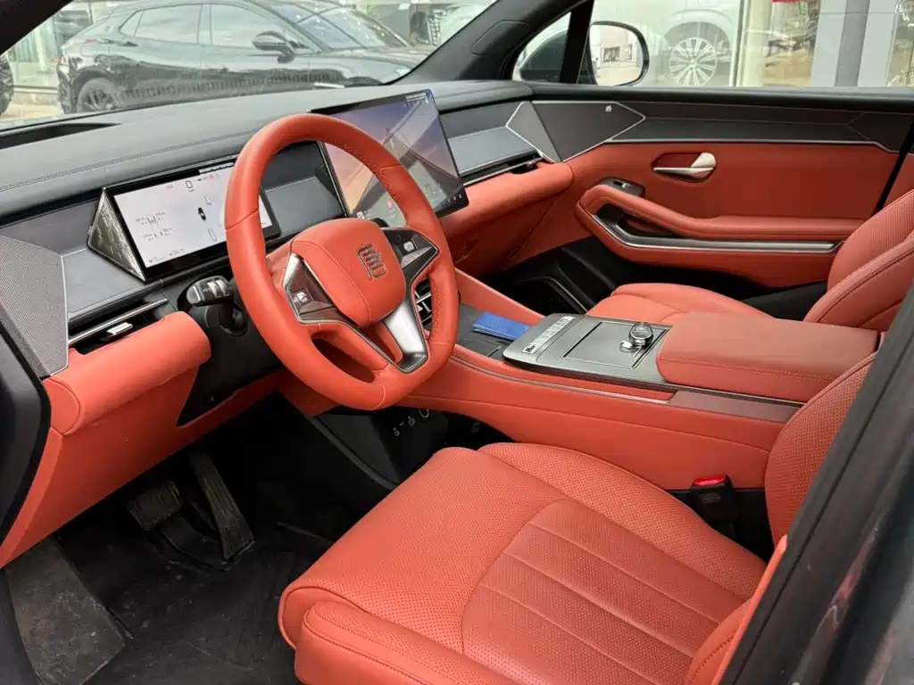BYD Tang L L 2025 DM 175KM