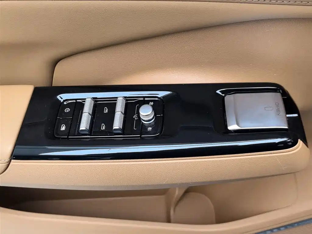 GEELY GALAXY GALAXY L7